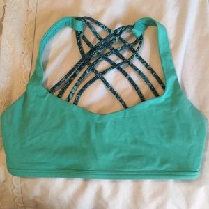 Lululemon free to be wild bra size 6